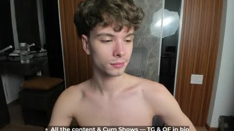 Snapshot of calvin_loves_you chatting on May 2026 05:21:02 PM Hey I am Calvin online show from May 2026 05:21:02 PM