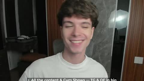 Snapshot of calvin_loves_you chatting on May 2026 05:12:02 PM Hey I am Calvin online show from May 2026 05:12:02 PM