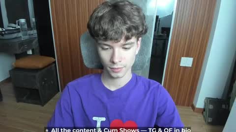 Snapshot of calvin_loves_you chatting on May 2026 04:14:02 PM Hey I am Calvin online show from May 2026 04:14:02 PM