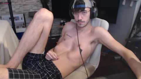 Snapshot of calvin_tanner chatting on October 2025 04:29:01 PM calvin_tanner online show from October 2025 04:29:01 PM