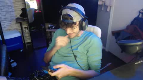 Snapshot of calvin_tanner chatting on November 2025 03:38:02 PM calvin_tanner online show from November 2025 03:38:02 PM