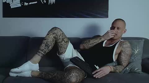 Calvin  online show from November 2025 10:20:02 PM