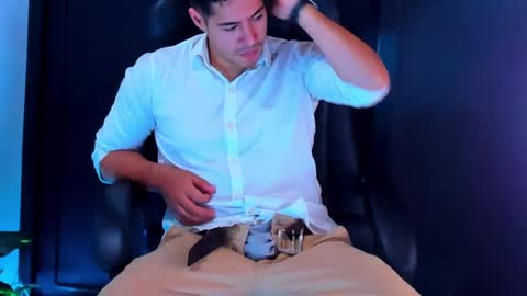 camara110 online show from December 2024 09:27:01 PM