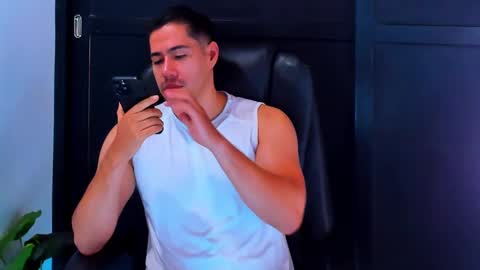 camara110 online show from December 2024 01:26:02 AM