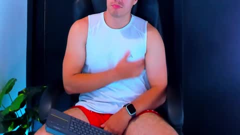 camara110 online show from December 2024 04:38:02 AM