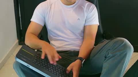 camara110 online show from January 2025 12:26:01 AM