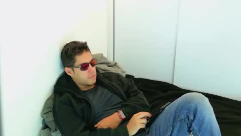 camara110 online show from October 2025 12:02:02 AM