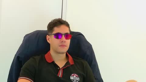 Snapshot of camara110 chatting on November 2025 07:12:01 PM camara110 online show from November 2025 07:12:01 PM