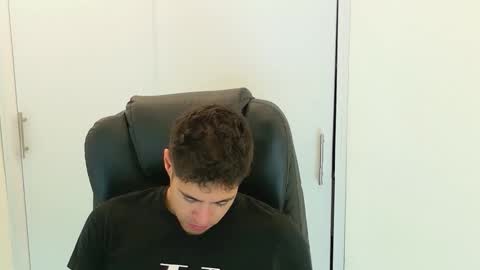 Snapshot of camara110 chatting on November 2025 02:11:01 AM camara110 online show from November 2025 02:11:01 AM