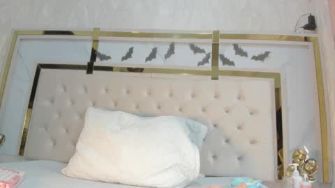 cameron_hearts online show from October 2025 12:17:02 PM