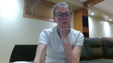 Snapshot of camforfunmoment chatting on May 2026 12:29:01 AM camforfunmoment online show from May 2026 12:29:01 AM