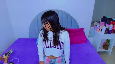 Snapshot of cami_bunnygirlx chatting on October 2025 05:05:01 AM CAMI online show from October 2025 05:05:01 AM