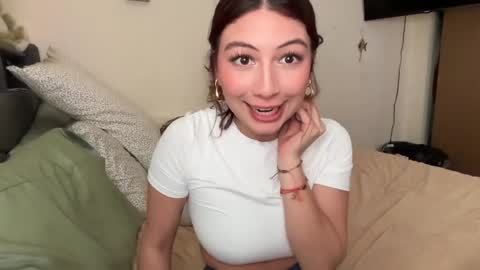 Camila online show from May 2026 09:34:01 PM
