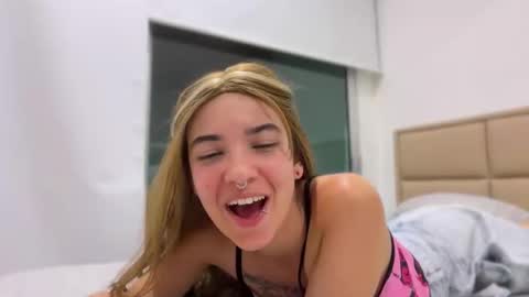 Snapshot of camii19y chatting on September 2025 02:57:01 AM camii19y online show from September 2025 02:57:01 AM