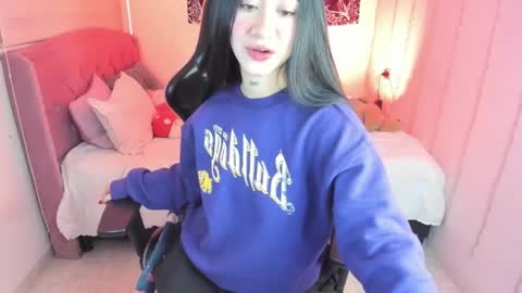 Snapshot of camiilaatorres chatting on October 2025 05:43:02 PM camila online show from October 2025 05:43:02 PM