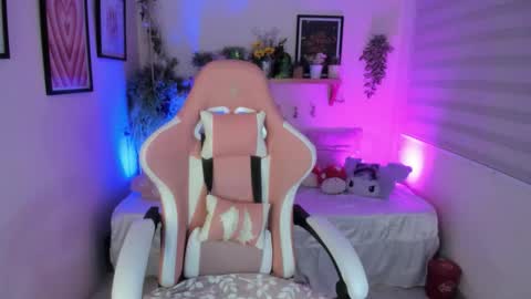 Snapshot of camiilaatorres chatting on December 2025 02:38:01 AM camila online show from December 2025 02:38:01 AM