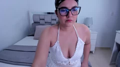 Camila buitrago online show from May 2026 12:16:02 AM