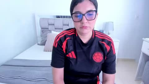 Camila buitrago online show from May 2026 12:52:01 AM
