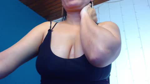 Snapshot of camila_delarosa chatting on January 2025 03:22:02 PM camila online show from January 2025 03:22:02 PM