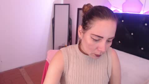 Snapshot of camila_delarosa chatting on October 2025 04:14:02 PM camila online show from October 2025 04:14:02 PM