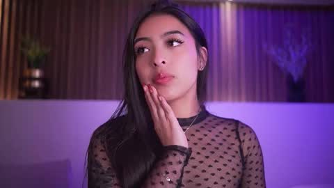 Snapshot of camila_dupont chatting on November 2025 04:17:02 AM Camila online show from November 2025 04:17:02 AM