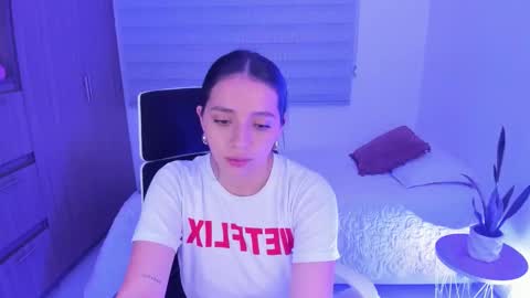 Snapshot of camila_ec2 chatting on November 2025 01:52:02 AM C A M I online show from November 2025 01:52:02 AM