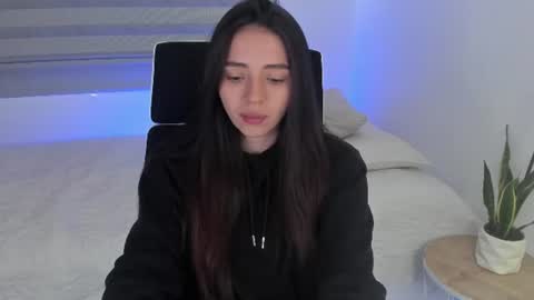  C A M I  online show from June 2026 03:23:01 PM