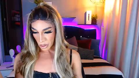 Camila online show from January 2025 05:02:02 AM