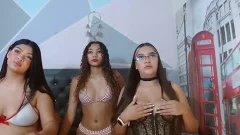 Snapshot of camila_meza chatting on November 2025 02:43:02 PM camila_meza online show from November 2025 02:43:02 PM