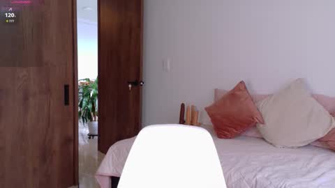 Snapshot of camila_moretti chatting on December 2025 06:35:02 PM Camila online show from December 2025 06:35:02 PM