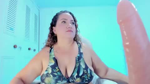 camilaa foxxx online show from January 2025 05:53:01 PM