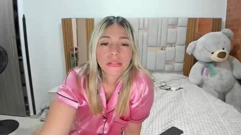 Snapshot of camilabliss chatting on March 2026 03:54:02 AM Camila online show from March 2026 03:54:02 AM