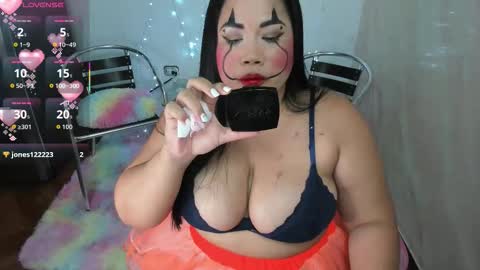 Snapshot of camilacam_ chatting on October 2025 02:12:01 AM CAMILA SUAREZ online show from October 2025 02:12:01 AM