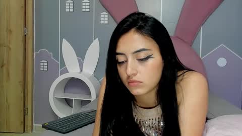 Camila  online show from February 2025 12:54:02 PM