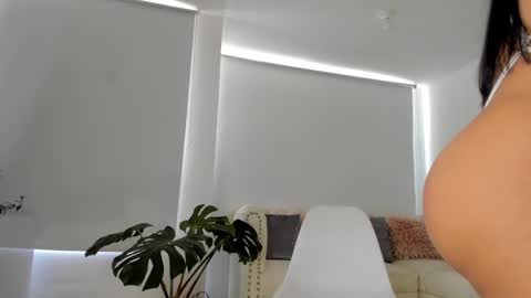 Snapshot of camilamanzurr chatting on January 2025 03:20:01 PM camila manzur online show from January 2025 03:20:01 PM