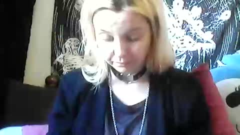 Snapshot of camille_deville chatting on December 2024 12:43:02 AM Camille Deville online show from December 2024 12:43:02 AM