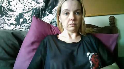 Snapshot of camille_deville chatting on January 2025 06:34:02 PM Camille Deville online show from January 2025 06:34:02 PM