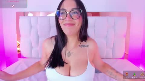 Snapshot of camille_juicy chatting on December 2025 12:56:01 PM Camille online show from December 2025 12:56:01 PM