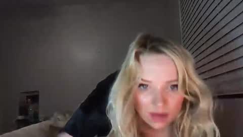 Snapshot of camilleclairexo chatting on April 2026 08:12:02 AM camilleclairexo online show from April 2026 08:12:02 AM