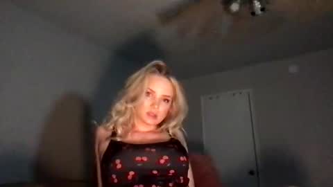 Snapshot of camilleclairexo chatting on April 2026 04:50:02 AM camilleclairexo online show from April 2026 04:50:02 AM