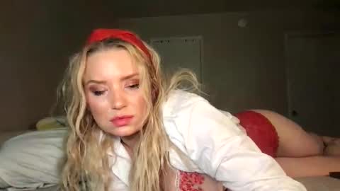 Snapshot of camilleclairexo chatting on April 2026 05:21:01 AM camilleclairexo online show from April 2026 05:21:01 AM