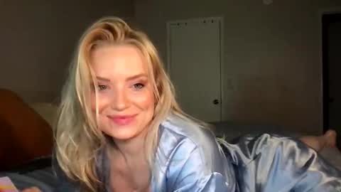 Snapshot of camilleclairexo chatting on May 2026 06:10:01 AM camilleclairexo online show from May 2026 06:10:01 AM