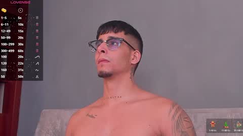 Snapshot of camilo_ospina_ chatting on December 2024 07:26:01 AM INDEPENDENT MODEL online show from December 2024 07:26:01 AM