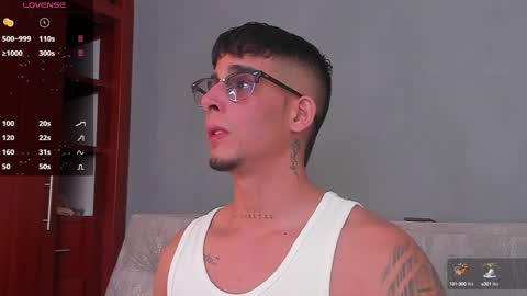 Snapshot of camilo_ospina_ chatting on December 2024 09:54:02 PM INDEPENDENT MODEL online show from December 2024 09:54:02 PM