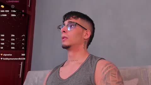 Snapshot of camilo_ospina_ chatting on January 2025 06:00:01 PM INDEPENDENT MODEL online show from January 2025 06:00:01 PM