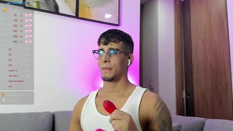 Snapshot of camilo_ospina_ chatting on January 2025 03:54:02 AM INDEPENDENT MODEL online show from January 2025 03:54:02 AM