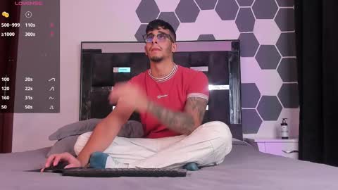 Snapshot of camilo_ospina_ chatting on February 2025 11:15:01 PM INDEPENDENT MODEL online show from February 2025 11:15:01 PM