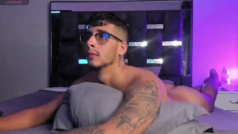 Snapshot of camilo_ospina_ chatting on March 2025 01:23:02 PM INDEPENDENT MODEL online show from March 2025 01:23:02 PM