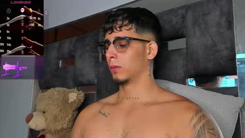 Snapshot of camilo_ospina_ chatting on October 2025 08:34:02 AM INDEPENDENT MODEL online show from October 2025 08:34:02 AM