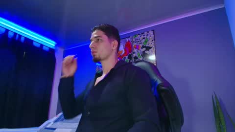 Snapshot of camiloalvarezzz3 chatting on November 2025 01:44:02 PM CAMILO online show from November 2025 01:44:02 PM